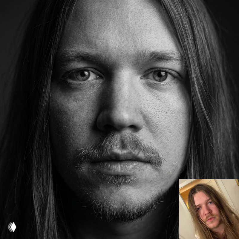 Крупный чёрно-белый портрет лица в центре кадра с небольшой цветной вставкой референса в углу — проверка качества передачи черт лица.