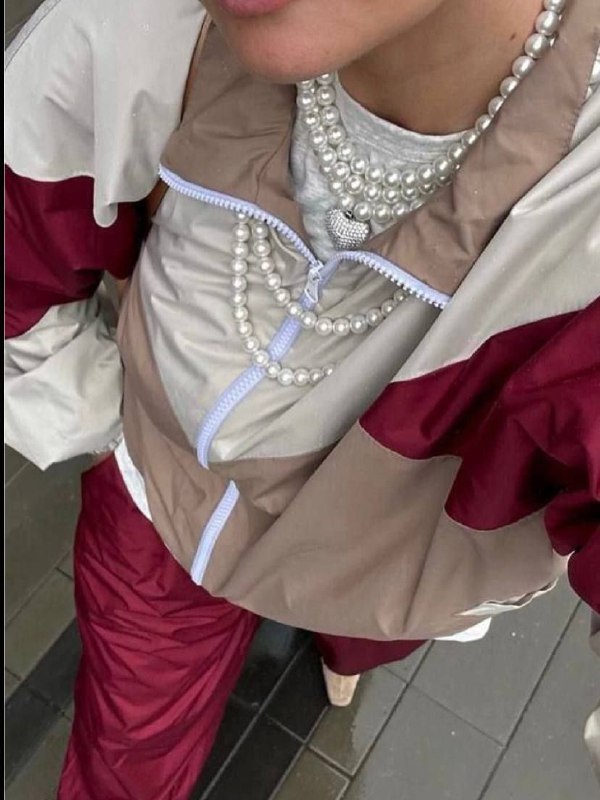 Жемчуг и спортивный костюм: что транслирует образ