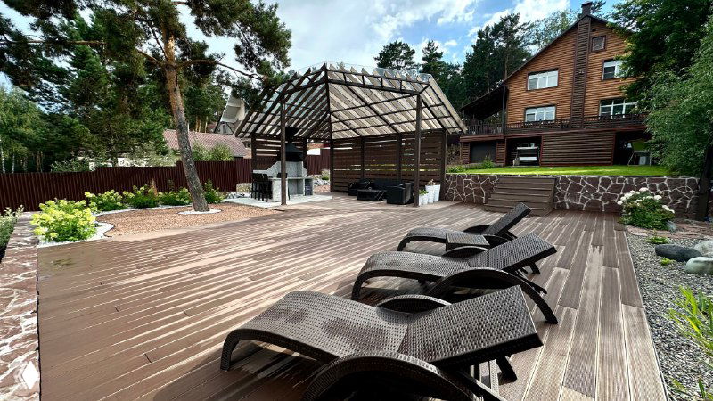 Уютная дачная терраса с террасной доской NewWood
