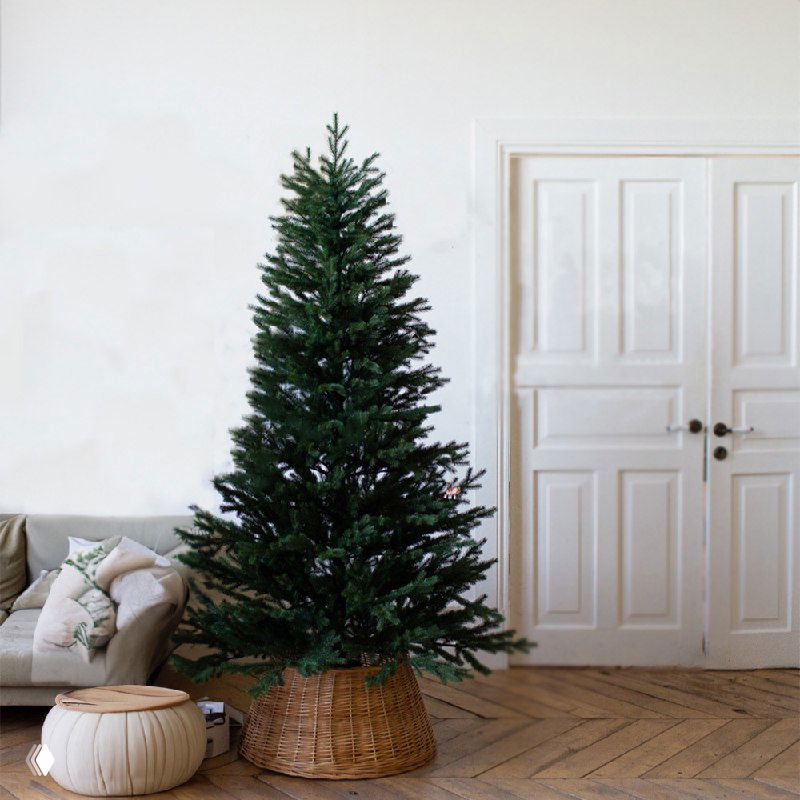 Как живая: литая ёлка «Уральская» 210 см