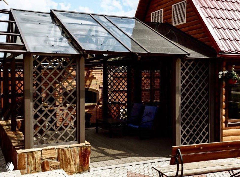 Легкая пергола для уютных вечеров