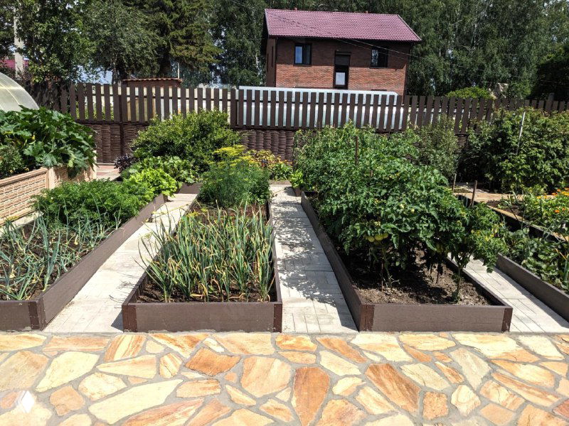 Грядки из ДПК — хит 2025 для дачников