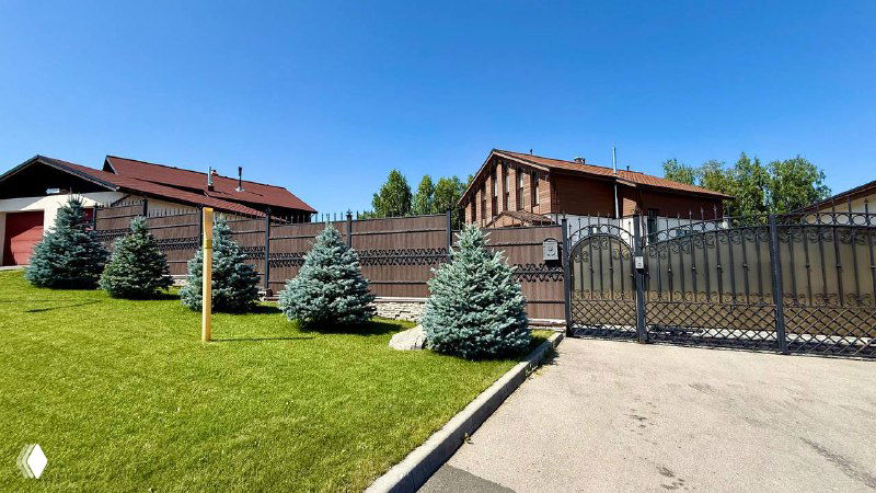 Заехали на старый объект — 8 лет: фасад из ДПК