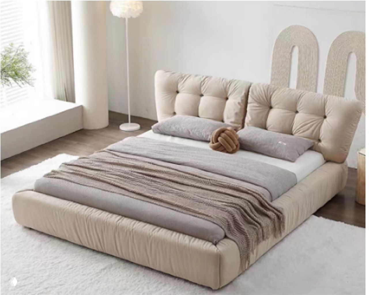 Комфортная стильная кровать 228×200×106