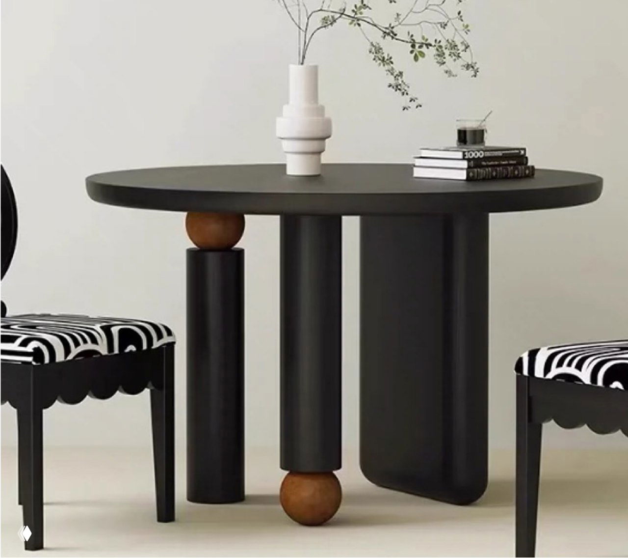 Стол из ясеня — натуральная красота и надежность