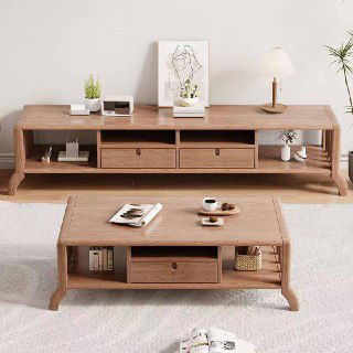 Композиция: тумба под телевизор и журнальный столик из массива ясеня, вид спереди с лампой и декором на столешнице в светлом помещении.