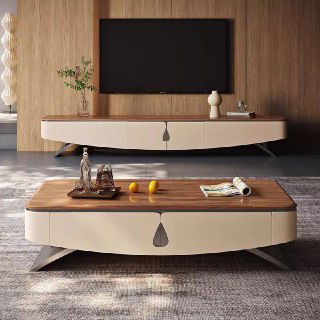 Композиция из ТВ тумбы и журнального столика: деревянная столешница у столика и светлый корпус тумбы на фоне телевизора и декора.