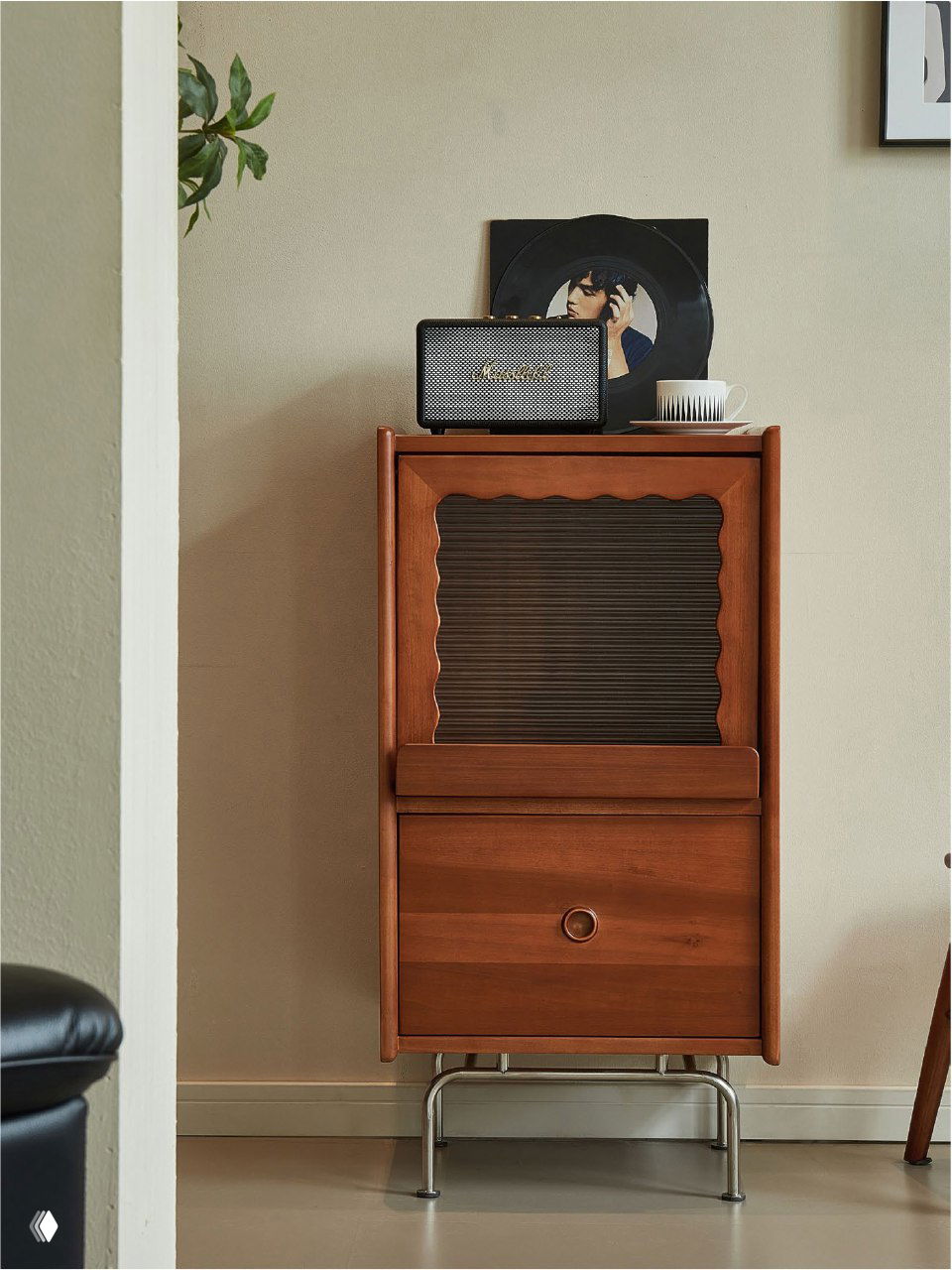 Комод из ясеня – элегантность и практичность