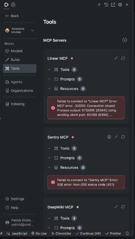 Панель Tools в Continue для VS Code: список MCP-инструментов, ошибки конфигурации и индикаторы загрузки/статусов в правой колонке интерфейса.
