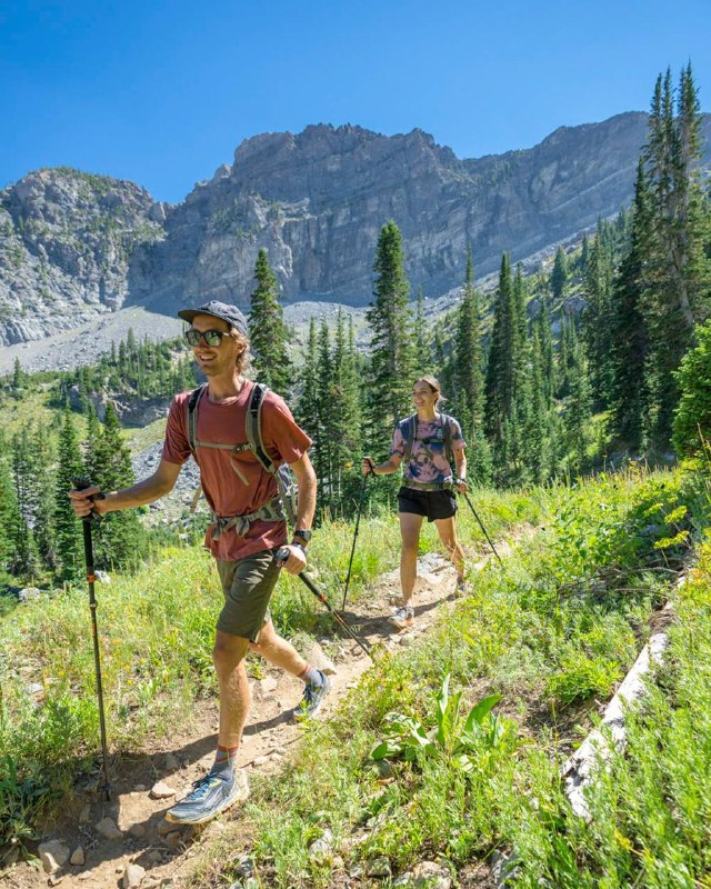 Поставка трекинговых палок Leki в AthletexPro