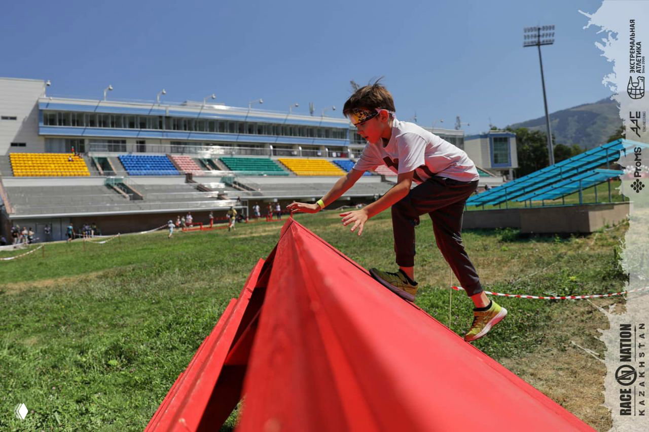 Race Nation Kids — детский забег с препятствиями