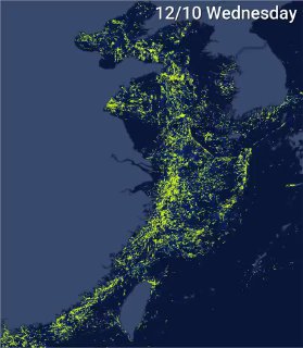 Карта годовой активности рыболовных судов в Восточно-Китайском море: ночной снимок с желтыми скоплениями точек, образующими заметные линии у береговой линии.