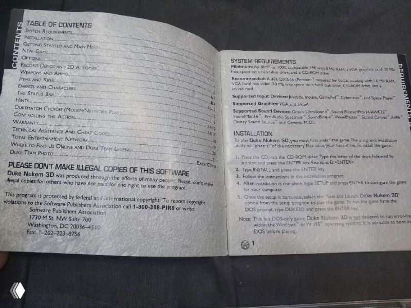 Разворот мануала с оглавлением и техническими примечаниями, чёрно-белый печатный текст и список разделов видны крупно и читаемо.