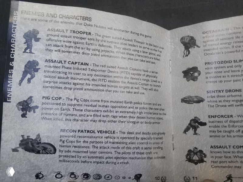 Страница мануала с силуэтами персонажей и описаниями врагов и юнитов из Myth: иллюстрации персонажей и их характеристики на светлом фоне.