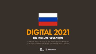 Обложка слайда Hootsuite «DIGITAL 2021» с флагом России, оформление презентации и локальная статистика по цифровым каналам.