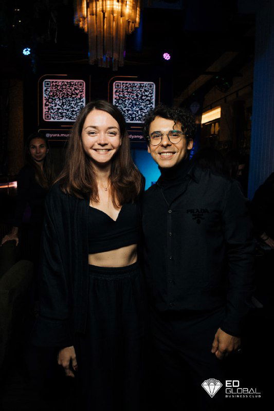 Что здесь вообще происходит? — знакомство с автором