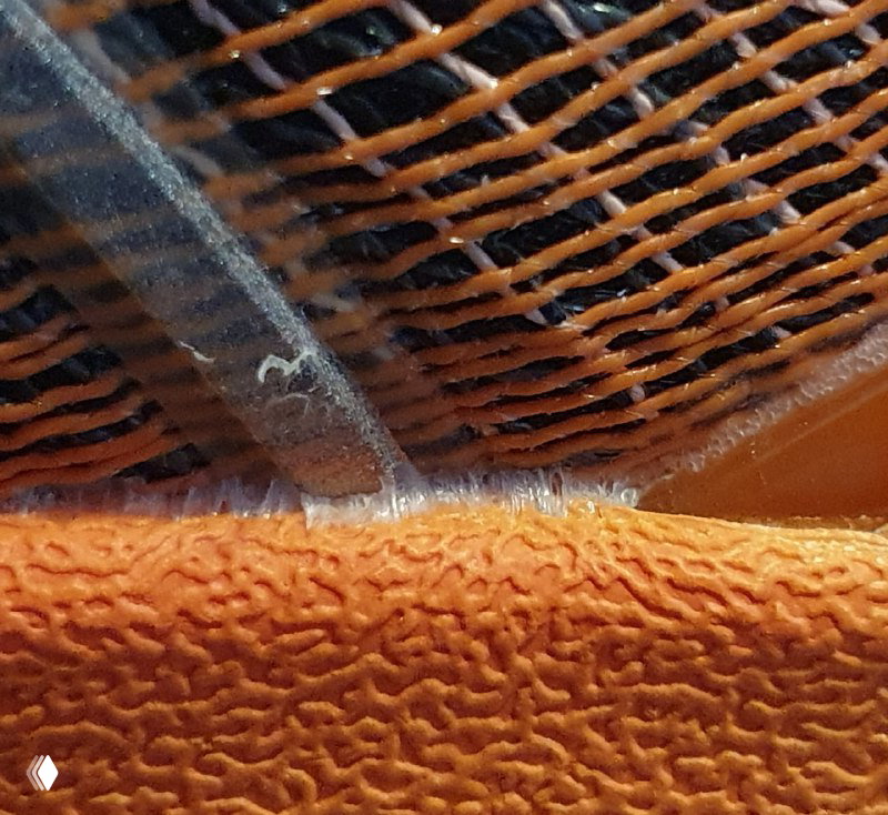 Почему клей в швах кроссовка – это хорошо?