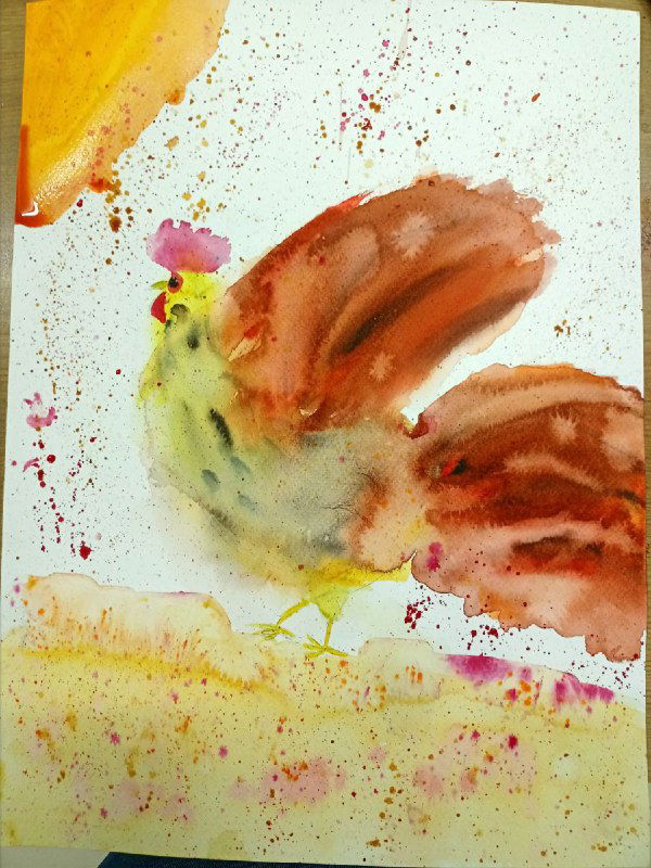 Тёплый акварельный петух с размытыми коричневыми крыльями и солнечным углом — демонстрация насыщения краски на бумаге.