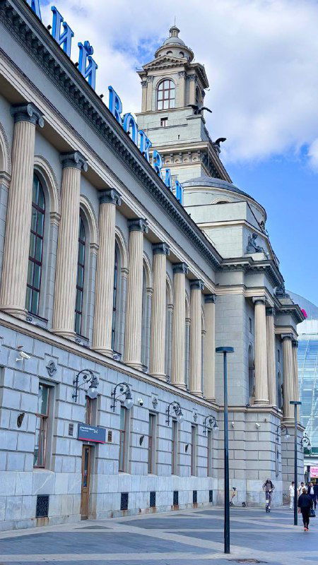 Мы поднялись на часовую башню Киевского вокзала