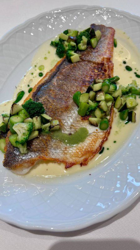 Поле — ресторан, где комплимент захотелось оплатить