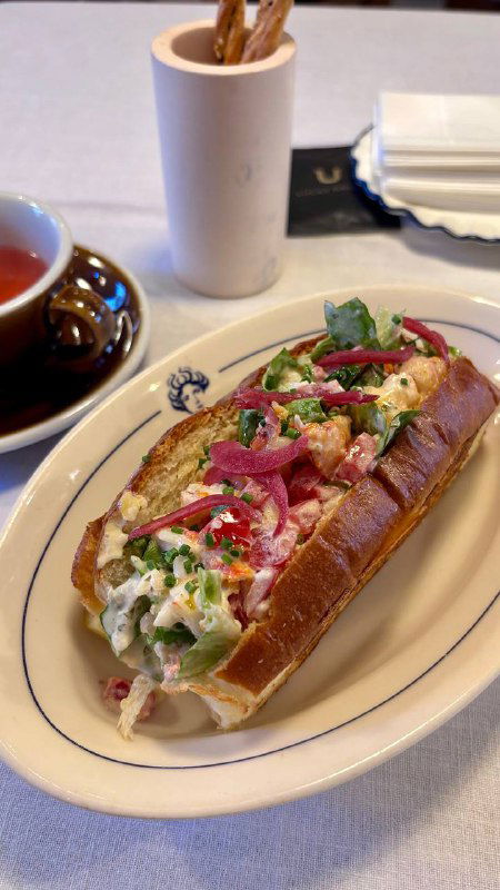 Развартный завтрак солнечным днем — Mamie