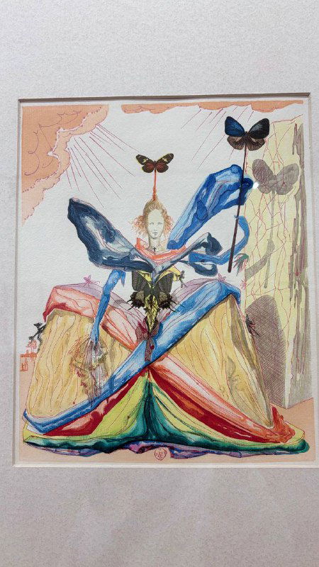 Красочное акварельное или гуашевое полотно с фантазийной фигурой и декоративными элементами, один из живописных листов в экспозиции