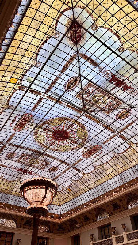 Отель Метрополь: стеклянный потолок и витражи Врубеля
