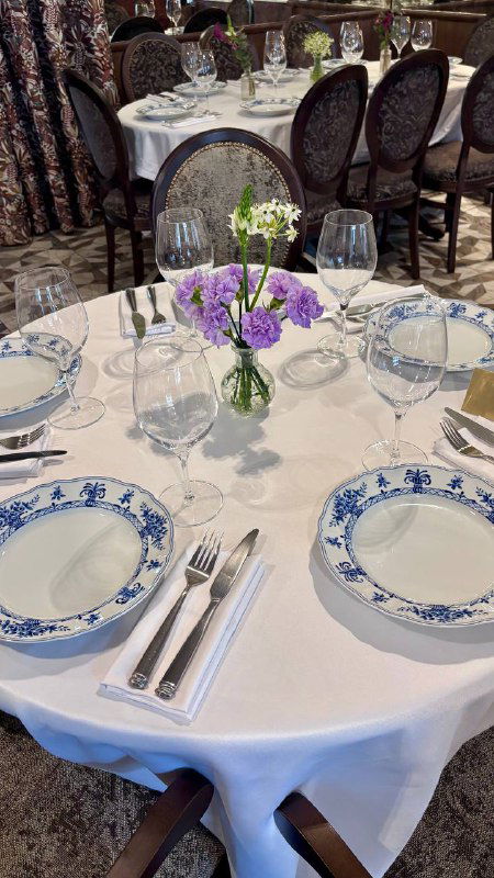 Какова красота — интерьер и посуда на Большой Дмитровке