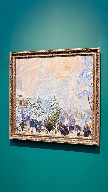 Зимний городской пейзаж: заснеженные деревья и светлые оттенки в тканевой манере Кустодиева, в оформлении рамой на стене музея.