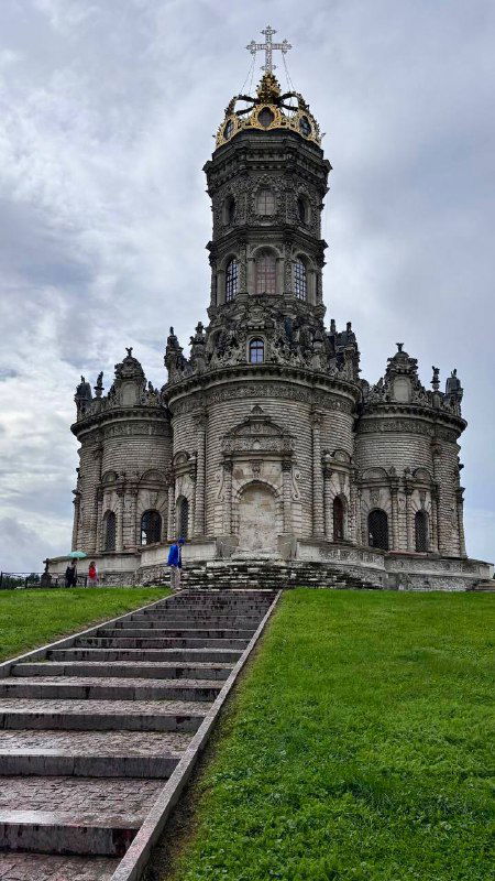 Усадьба Дубровицы и Знаменская церковь