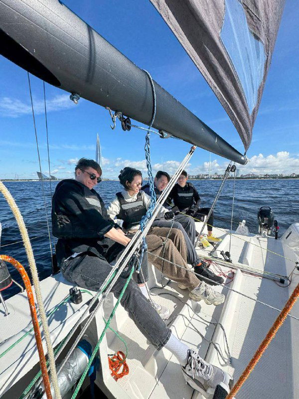 Идём кататься на паруснике