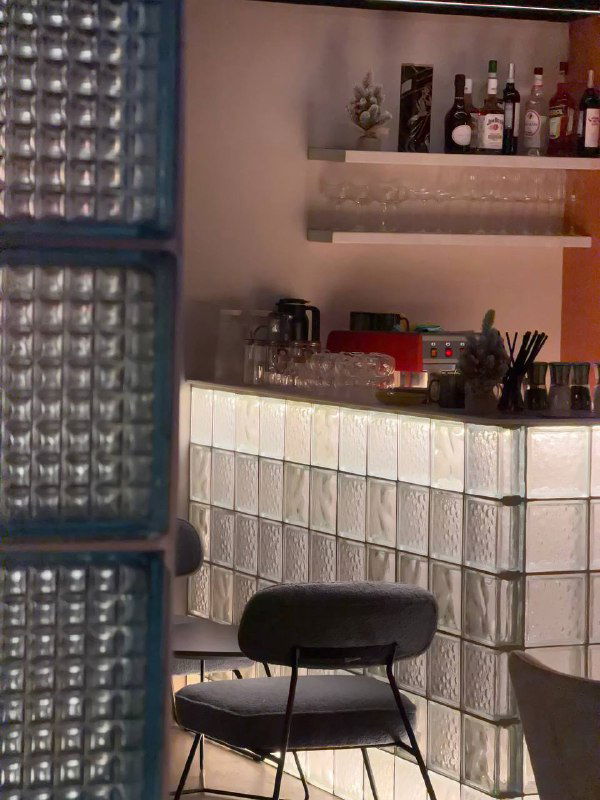 Идём в новый лаунж-бар