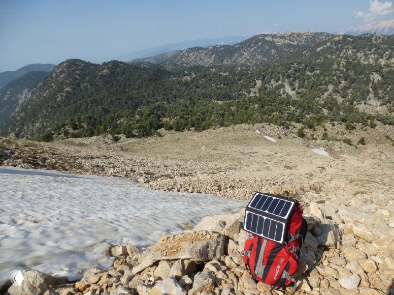 Как заряжать гаджеты в походе