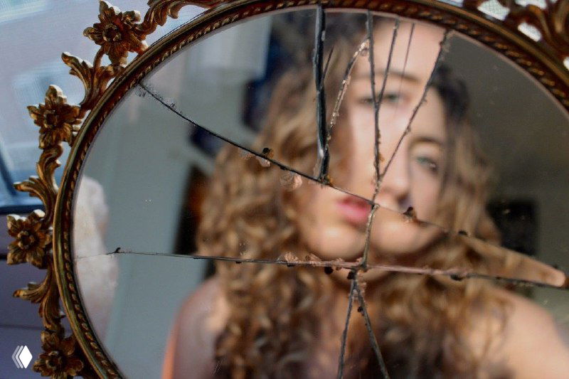 Феномен разбитого зеркала