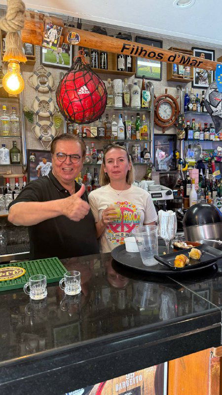 «Ваша цель посещения Мадейры?» — бар дяди Роналду