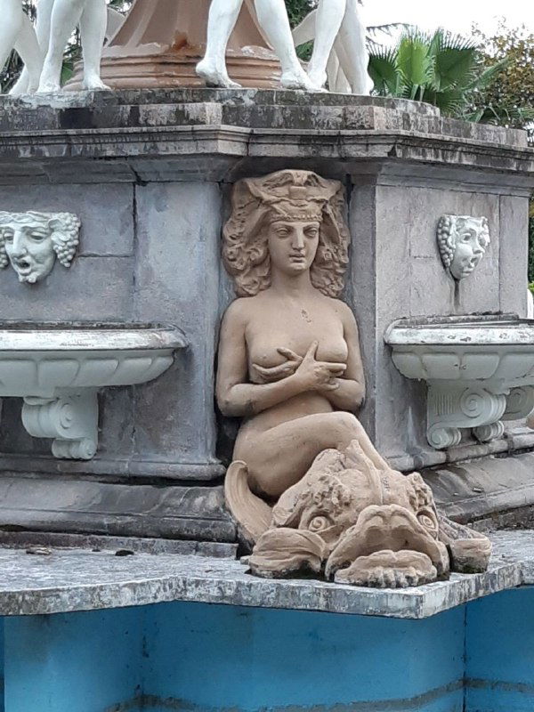 Русалки из санатория им. Орджоникидзе в Сочи