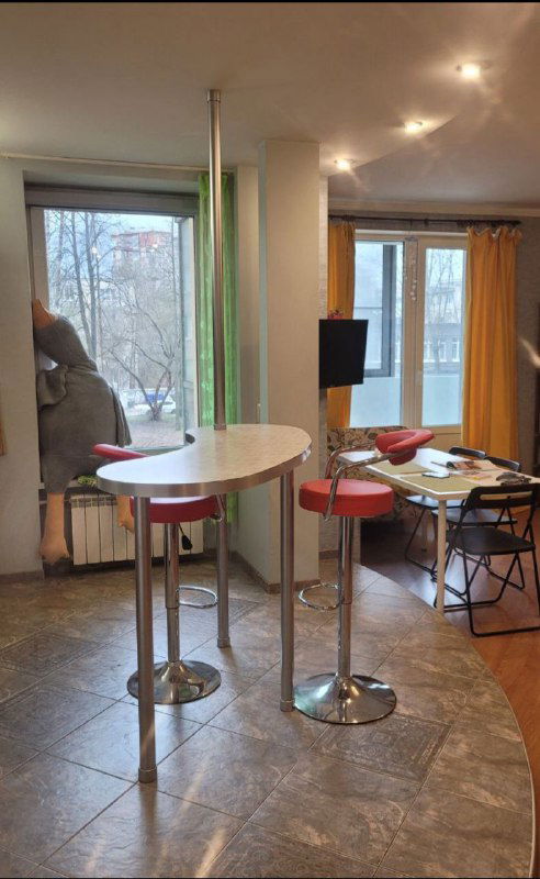 Сдаётся двушка в Питере, район Чёрная речка