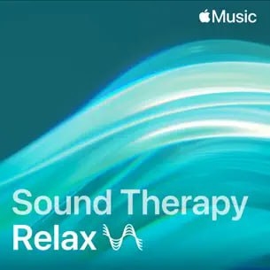 Обложка плейлиста «Sound Therapy — Relax» с зелёно-голубыми абстрактными линиями и надписью Relax, визуализация расслабляющей атмосферы