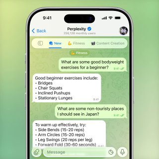 Фрагмент диалога в Telegram на iPhone с примером сообщений и подсказок; демонстрация читабельности текста и элементов оформления в новой версии приложения iOS.