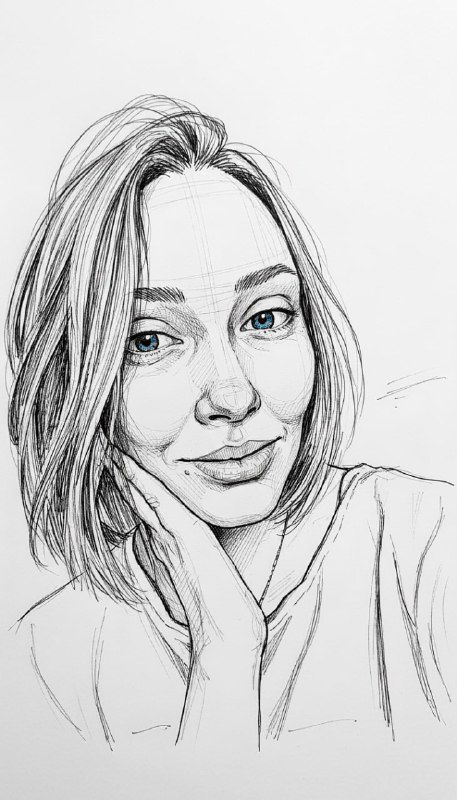 Портретный карандашный эскиз женщины в три четверти: мягкая мимика, задумчивый взгляд — возможный образ автора канала.