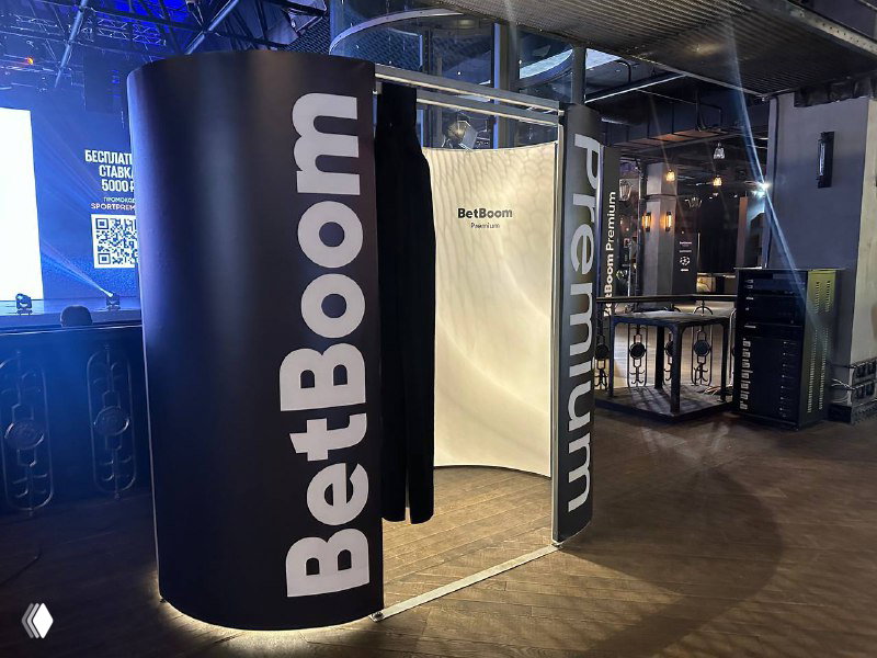 Классическая фотобудка со шторкой (фотокабина)