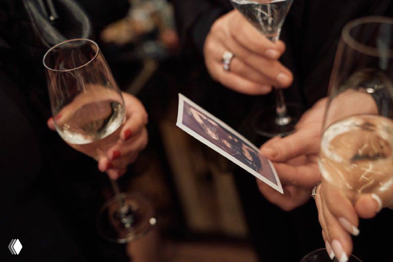 Мгновенные фото на мероприятии: Instax и Polaroid