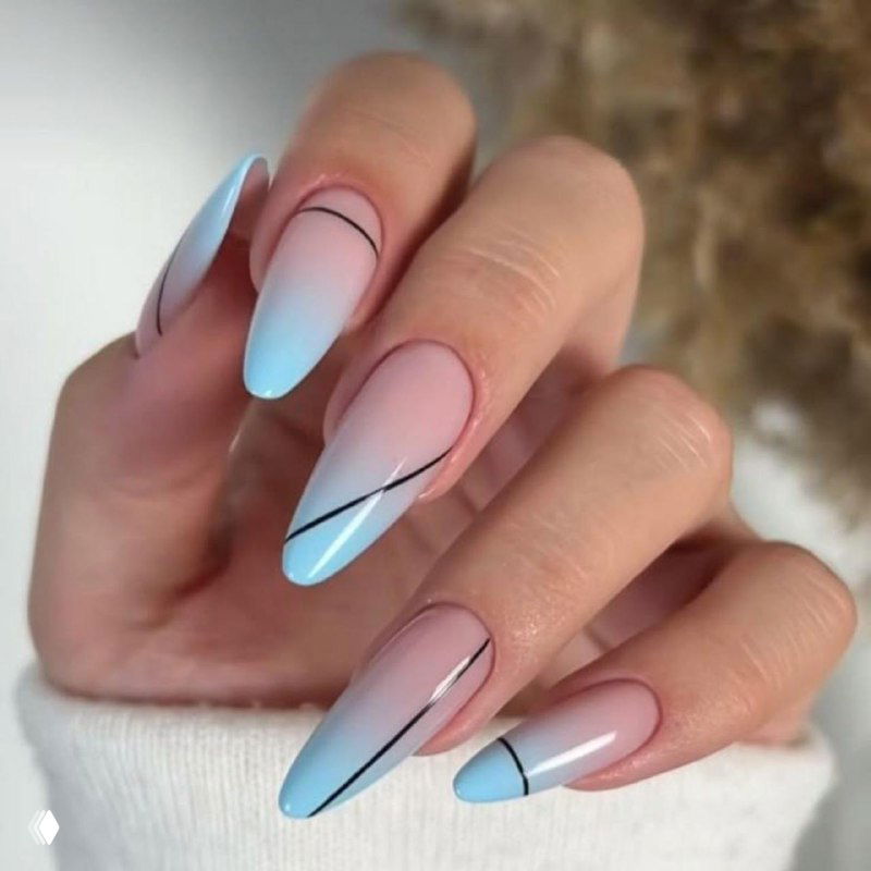 Ледяная нежность: маникюр с градиентом