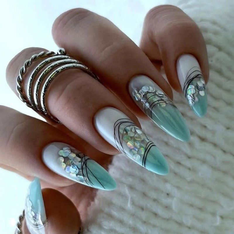 Свежесть, блеск и лёгкость: весенний маникюр