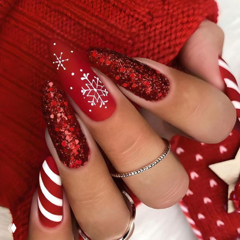 Идеи праздничного маникюра для новогодней ночи