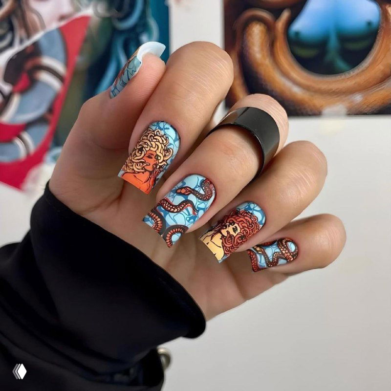 Античный стиль: идея для маникюра