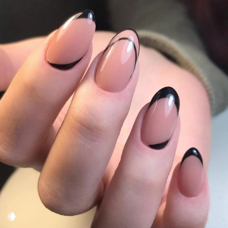 Черный френч: стильная классика в современном прочтении