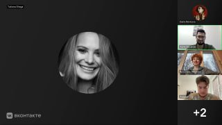 Скриншот стрима: экран видеозвонка с круглой фотографией спикера и миниатюрами участников на тёмном фоне, иллюстрация онлайн‑обсуждения.