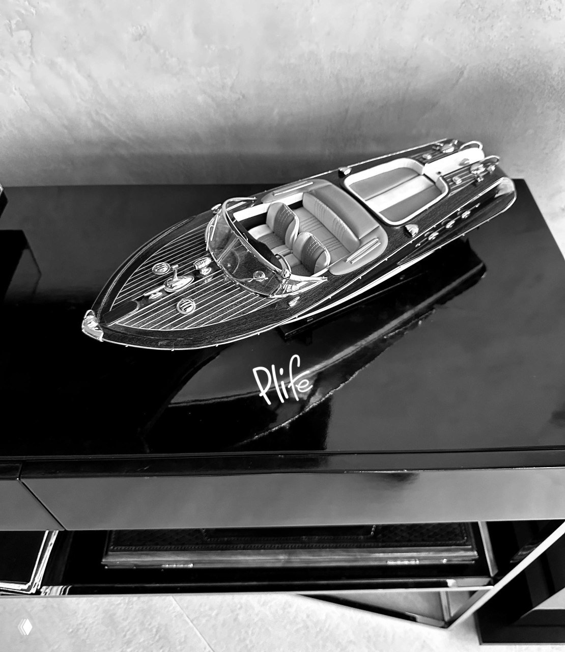 ПРОЩАЙ, ОРУЖИЕ!