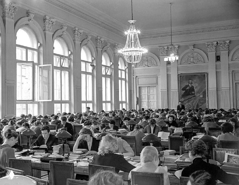 Главный читальный зал Исторички в 1959 году
